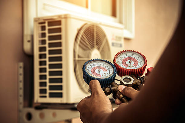 Professional Hvac technician working in Bayonne, NJ